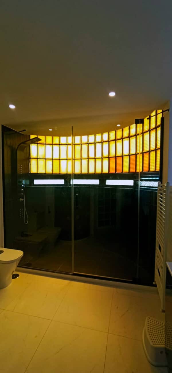 FURO-B13_Customers_Shower-enclosure-made-to-measure-(3)
