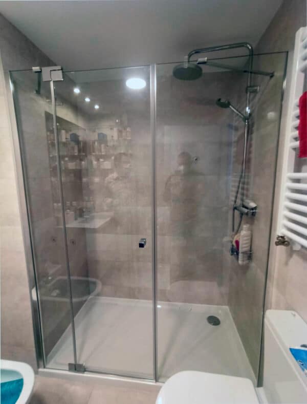 FURO-B13_Customers_Shower-enclosure-made-to-measure-(6)