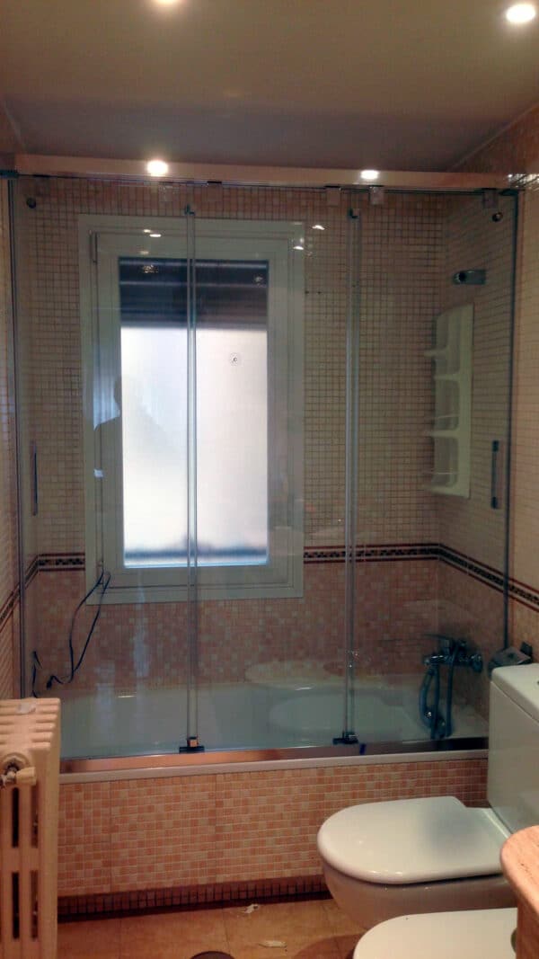SHAWA-B13_Customers_Shower-enclosure-made-to-measure-(4)