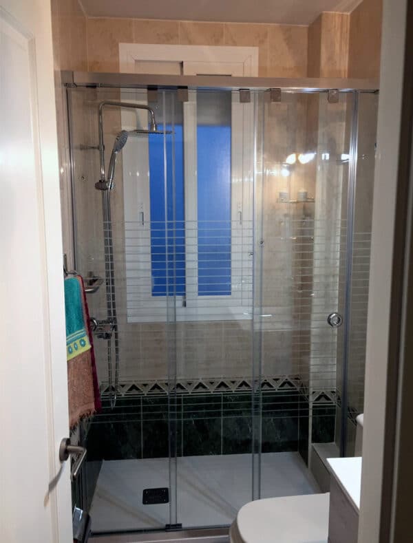 SHAWA-B13_Customers_Shower-enclosure-made-to-measure-(5)