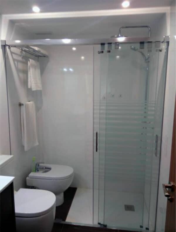 SHAWA-B13_Customers_Shower-enclosure-made-to-measure-(6)