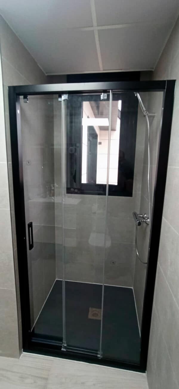 SHAWA-B14_Customers_Shower-enclosure-made-to-measure-(11)