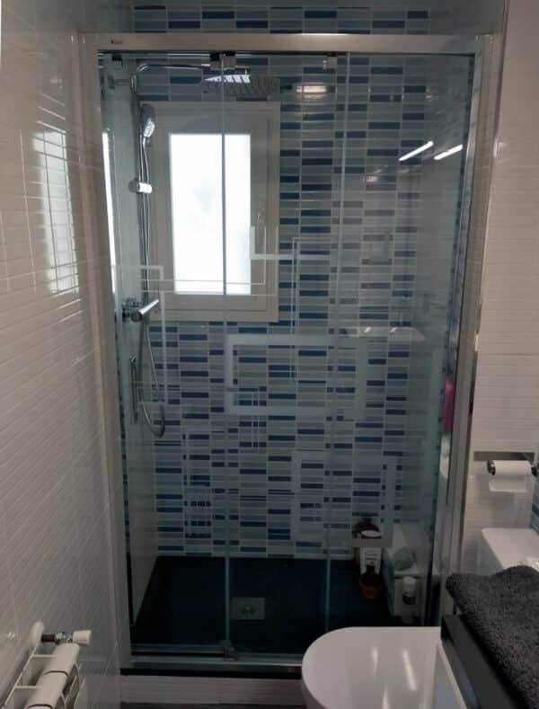 SHAWA-B14_Customers_Shower-enclosure-made-to-measure-(19)