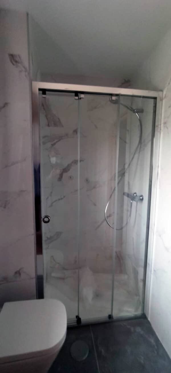 SHAWA-B14_Customers_Shower-enclosure-made-to-measure-(3)