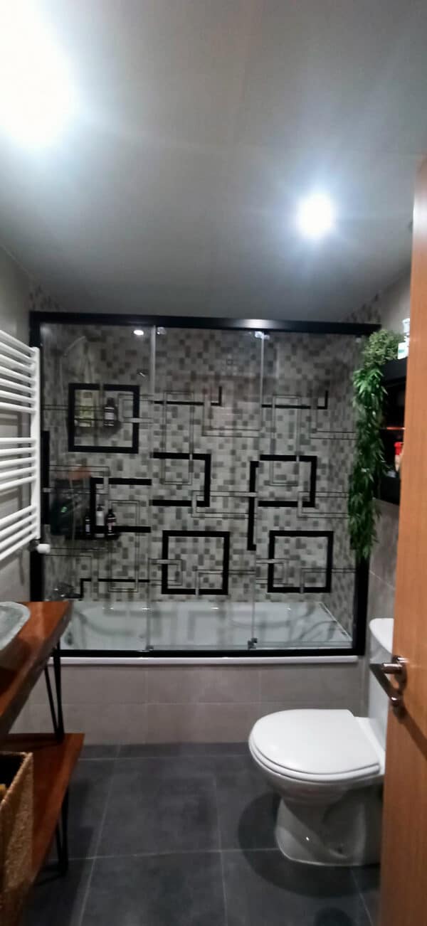 SHAWA-B14_Customers_Shower-enclosure-made-to-measure-(8)