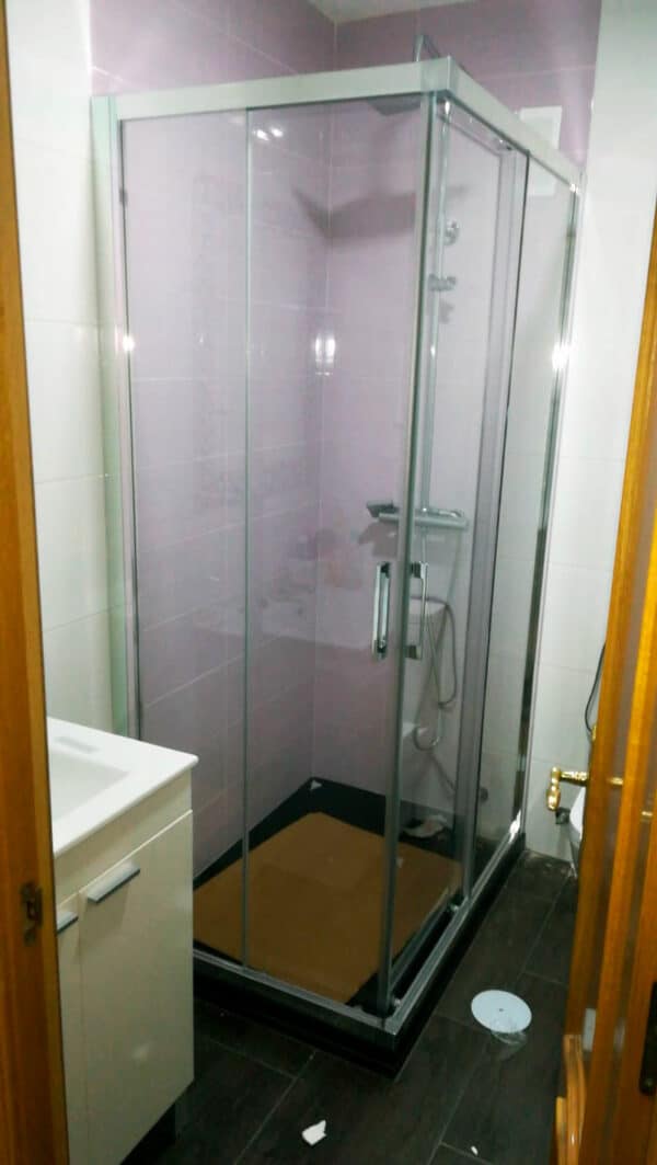 SHAWA-B20_Customers_Shower-enclosure-made-to-measure-(27)