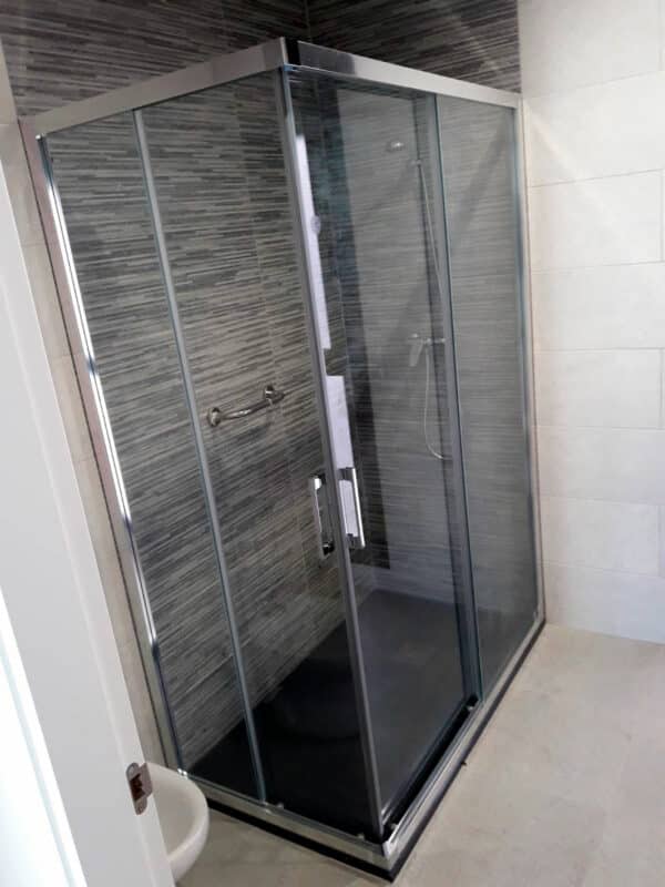 SHAWA-B20_Customers_Shower-enclosure-made-to-measure-(28)