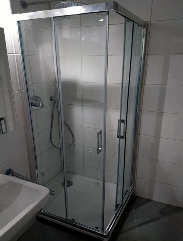 SHAWA-B20_Customers_Shower-enclosure-made-to-measure-(29)