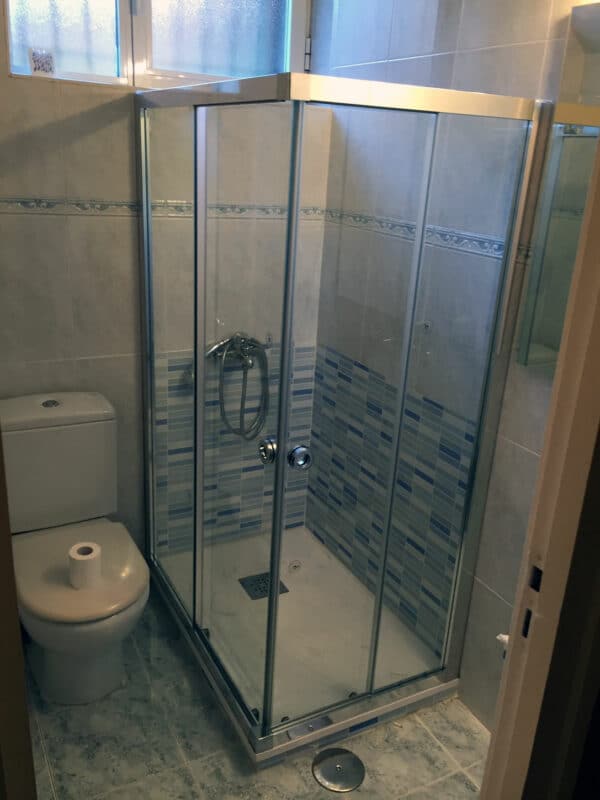 SHAWA-B20_Customers_Shower-enclosure-made-to-measure-(32)