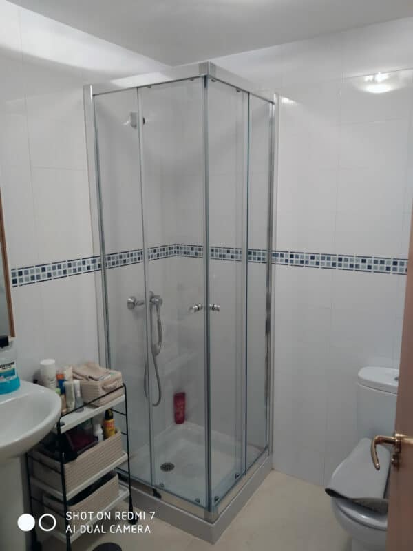 SHAWA-B20_Customers_Shower-enclosure-made-to-measure-(36)