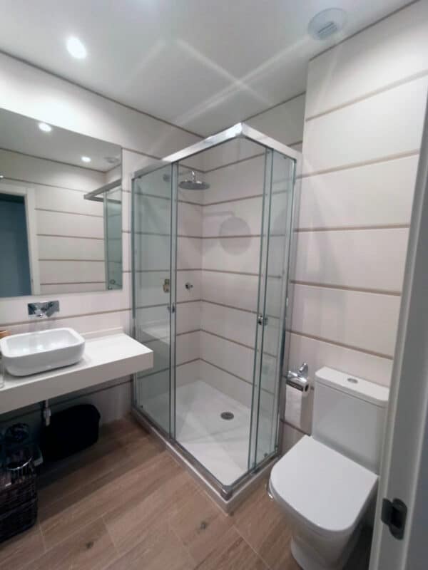 SHAWA-B20_Customers_Shower-enclosure-made-to-measure-(37)