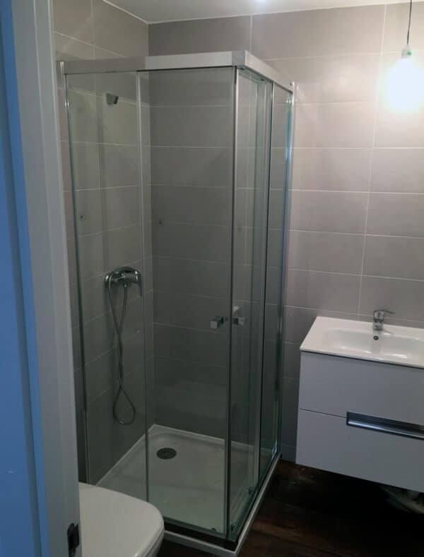 SHAWA-B20_Customers_Shower-enclosure-made-to-measure-(38)