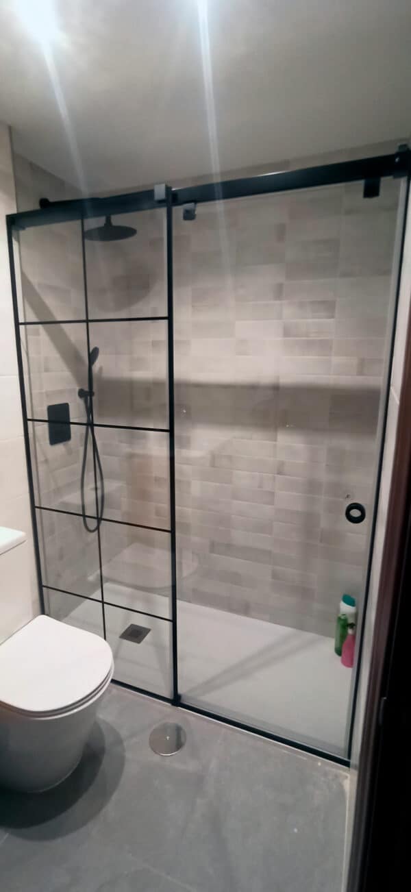SHAWA-D10_Customers_Shower-enclosure-made-to-measure-(57)