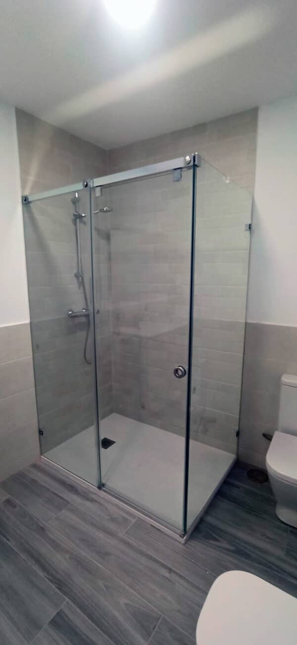 SHAWA-D11_Customers_Shower-enclosure-made-to-measure-(18)