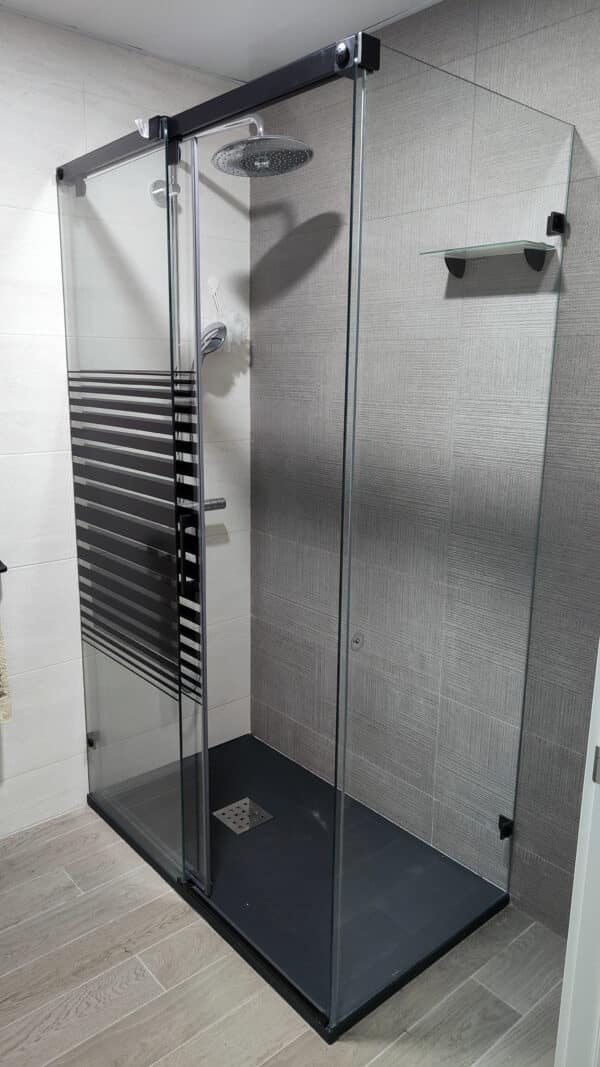 SHAWA-D11_Customers_Shower-enclosure-made-to-measure-(39)