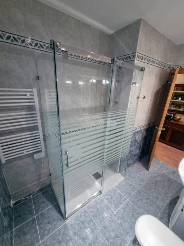 SHAWA-D11_Customers_Shower-enclosure-made-to-measure-(8)