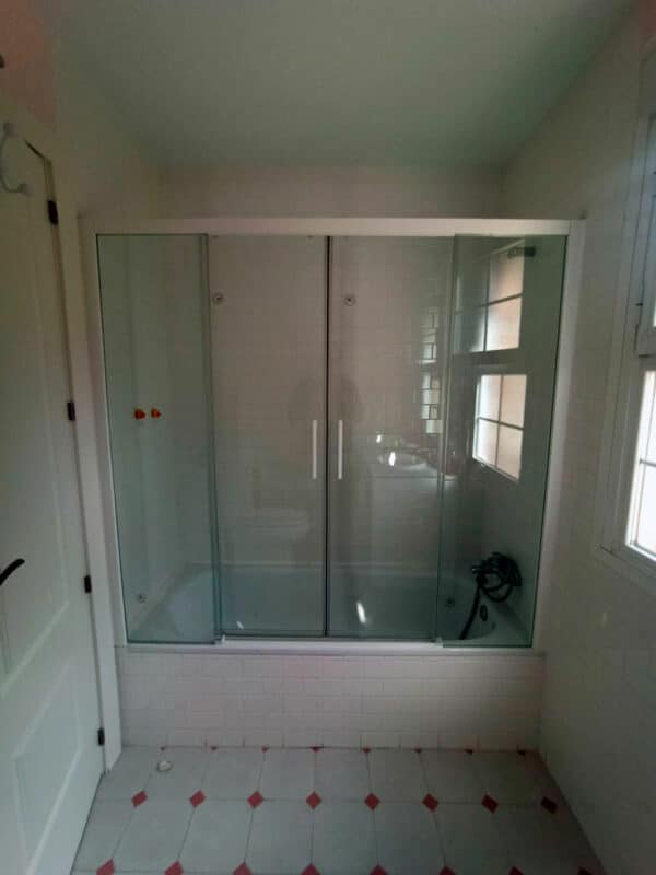 SHAWA-E25_Customers_Shower-enclosure-made-to-measure-(13)