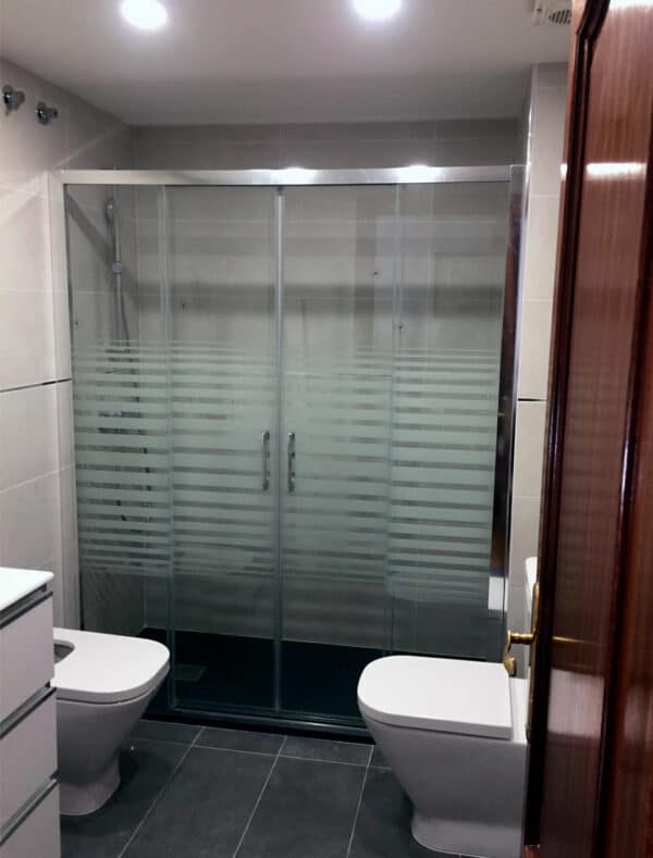 SHAWA-E25_Customers_Shower-enclosure-made-to-measure-(17)
