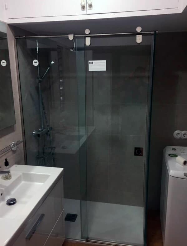 SHAWA-I11_Customers_Shower-enclosure-made-to-measure-(2)