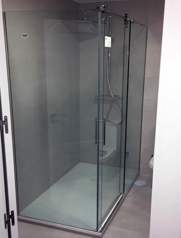 SHAWA-I11_Customers_Shower-enclosure-made-to-measure-(4)