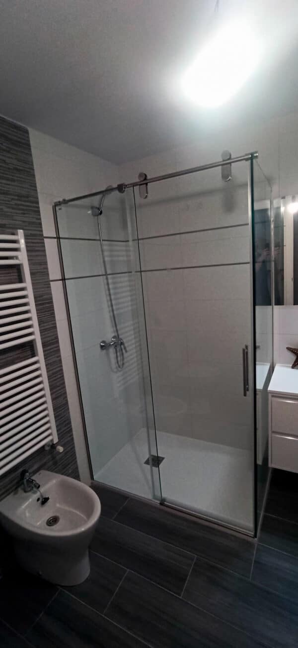 SHAWA-I11_Customers_Shower-enclosure-made-to-measure-(5)