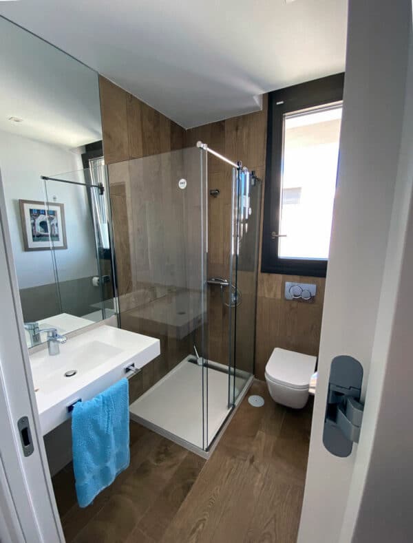 SHAWA-I11_Customers_Shower-enclosure-made-to-measure-(6)
