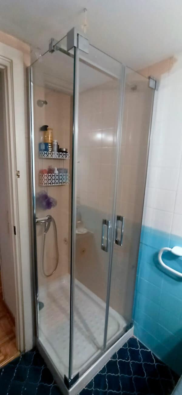 FURO-B23_Customers_Shower-enclosure-made-to-measure-(10)