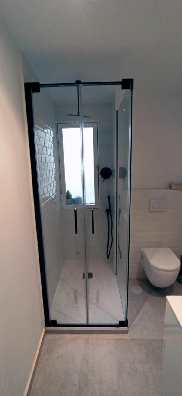 FURO-B23_Customers_Shower-enclosure-made-to-measure-(9)