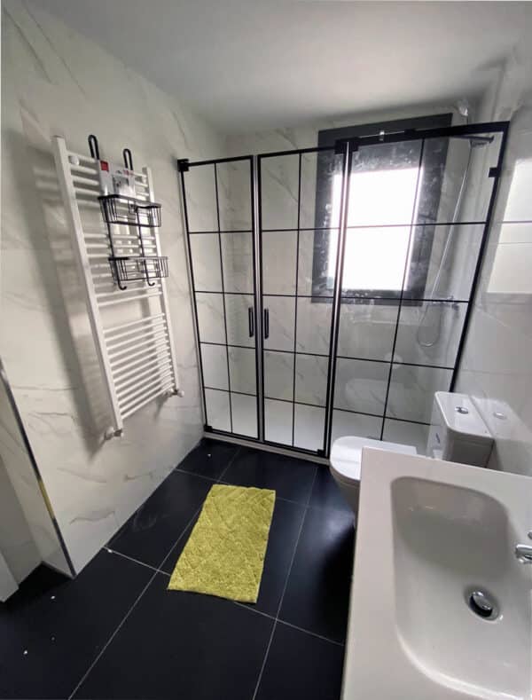 FURO-B27_Customers_Shower-enclosure-made-to-measure-(2)