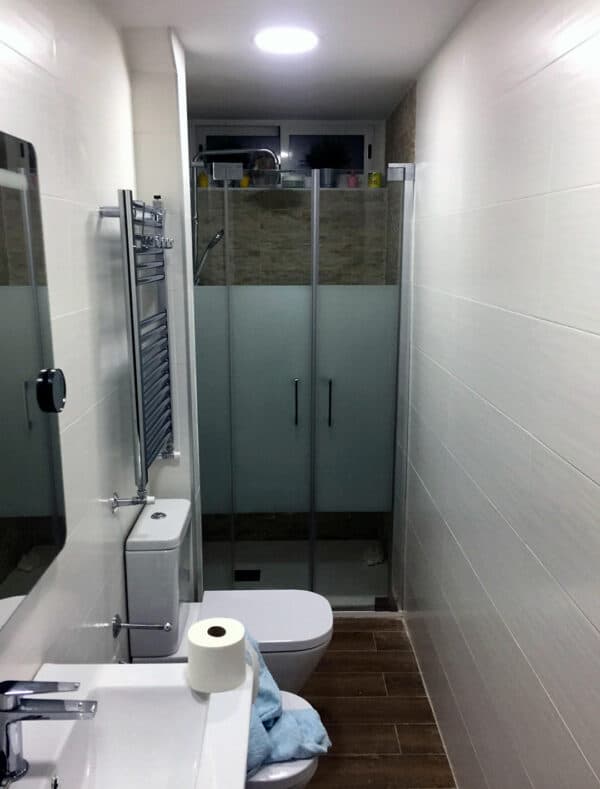 FURO-B27_Customers_Shower-enclosure-made-to-measure-(4)