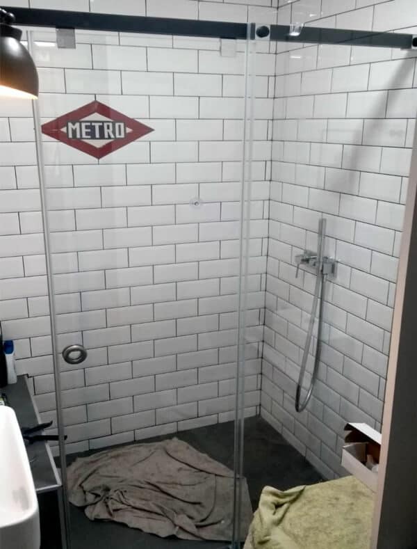 SHAWA-D22_Customers_Shower-enclosure-made-to-measure-(7)